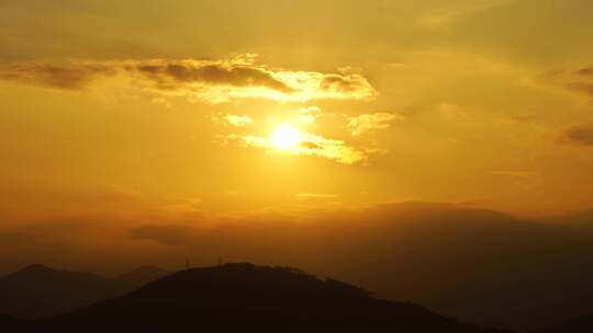 唯美山峰日落延时乡村黄昏太阳下山夜幕降临