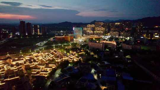 中国湖南省醴陵市五彩陶瓷特色小镇夜景航拍