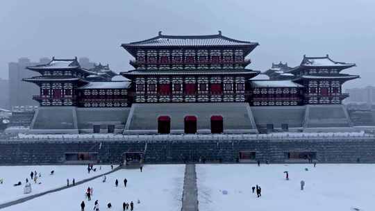 航拍洛阳应天门雪景