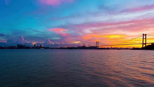珠江上壮观晚霞和虎门大桥延时