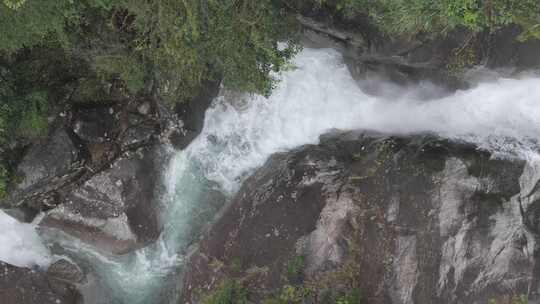 瀑布水流山泉水大自然自然风景自然风光