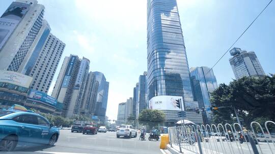 广州街道开车第一视角高楼大厦，城市建筑