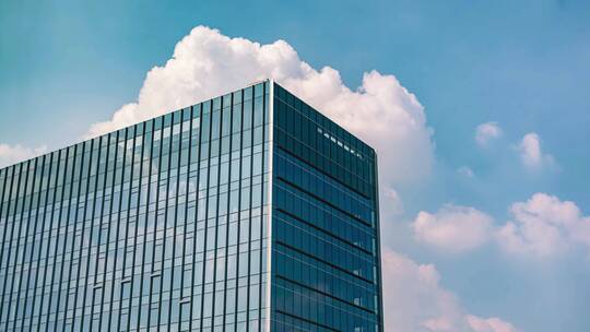 8K实拍城市商务写字楼蓝天白云通用未来发展