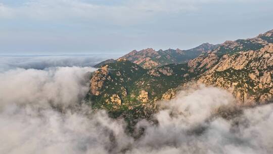 青岛崂山风景区青山村平流雾