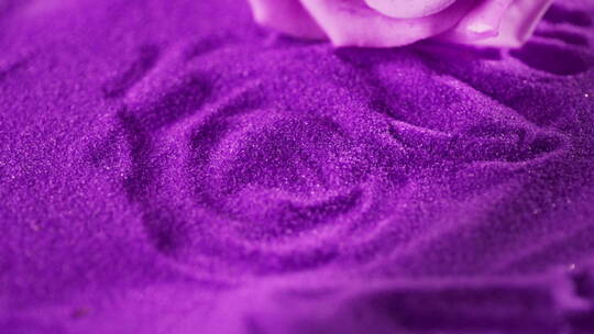 紫色沙子玫瑰印记被慢慢覆盖视频素材模板下载