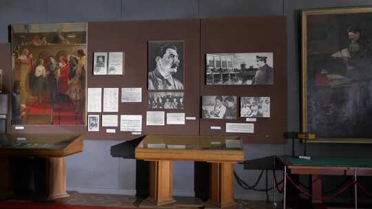 佐治亚州戈里——2022年8月15日：约瑟夫·斯大林故乡戈里博物馆的大厅视频素材模板下载