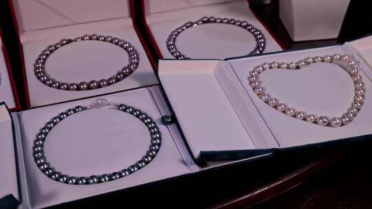高档淡水珍珠项链饰品展示视频素材模板下载