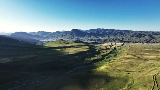 航拍日出阳光下的甘南甘加秘境风光