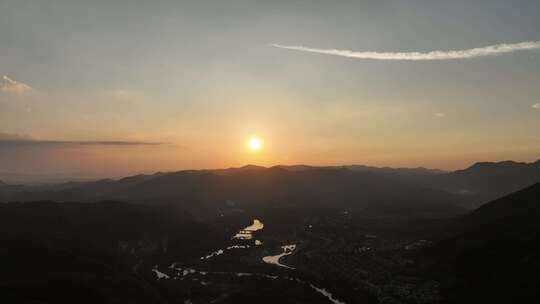 乡村日落农村日出航拍河流山峰傍晚黄昏夕阳