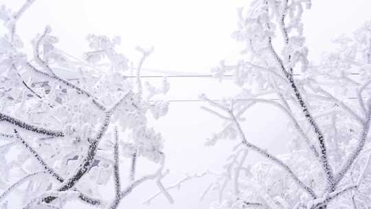 河南老君山雪后旅游索道缆车旅行