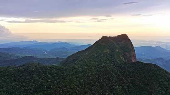 海南乐东县尖峰岭国家森林公园热带雨林日出