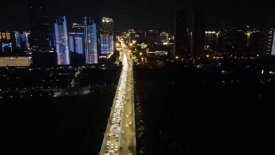 航拍湖北武汉长江大桥夜间车流视频素材模板下载