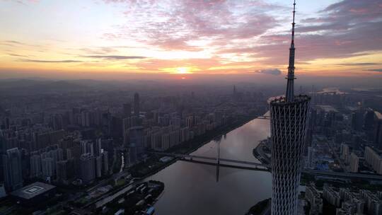 航拍中国第一高塔-广州塔的朝霞景色