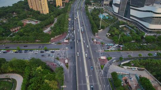 航拍城市路口交通景观