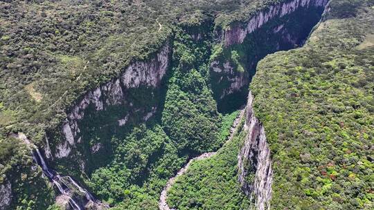 巴西圣卡塔琳娜普拉亚大峡谷。峡谷景观。