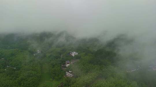 雨后山村乡村云雾