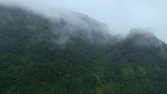 云雾群山烟雨雨景