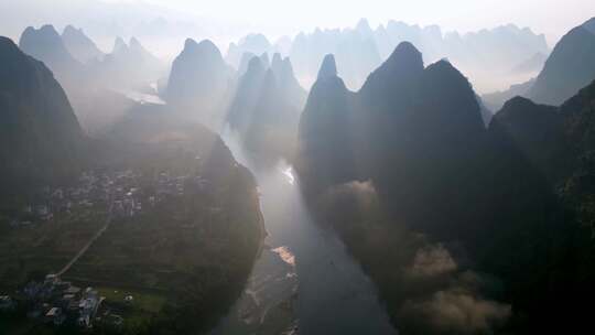 航拍桂林山水漓江喀斯特地貌风光