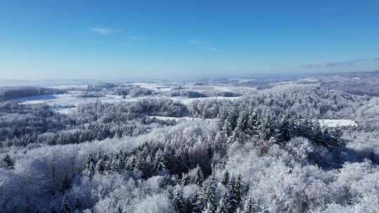 冰天雪地森林山脉航拍