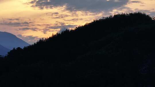 长焦航拍金色夕阳日落山川剪映