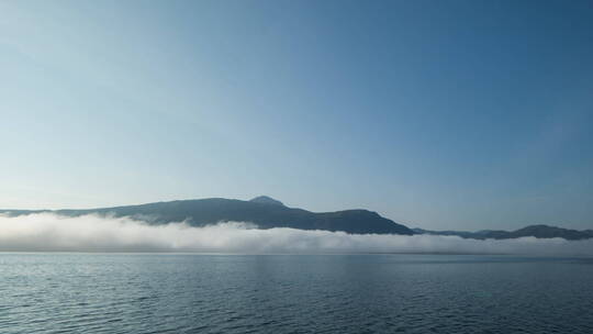 海上雾气的景观