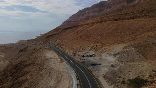 死海公路航拍。自然护理。美丽的背景。