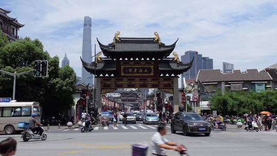 繁忙的上海街道