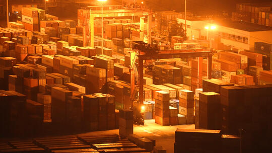 城市夜景灯火通明物流港口码头工业集装箱视频素材模板下载