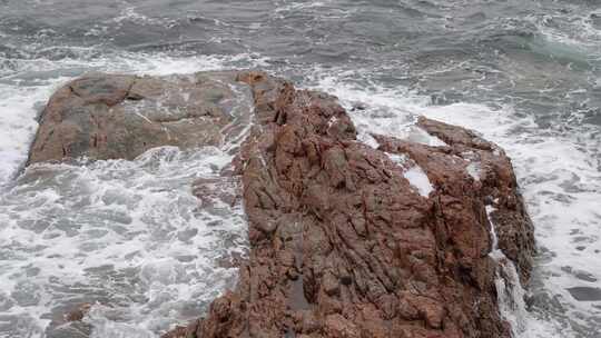 深圳海岸线-大梅沙礁石风起浪涌