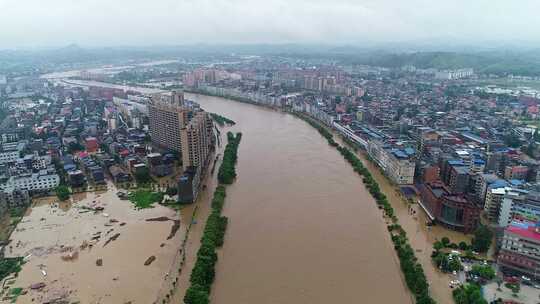 暴雨后的城市