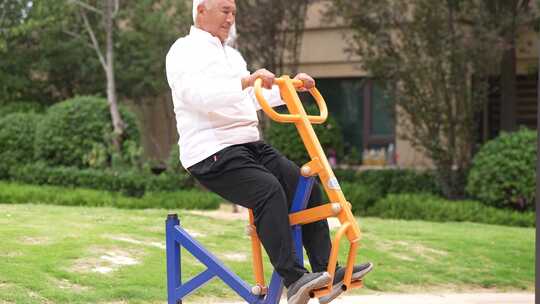 老人活动锻炼