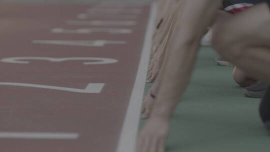运动场 起跑 起跑准备 运动员 跑步视频素材模板下载