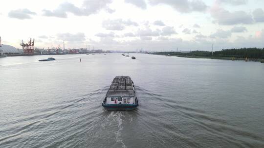 上海黄浦江货船4K航拍