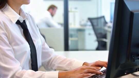 商业商务成功人士办公室女性白领办公工作加