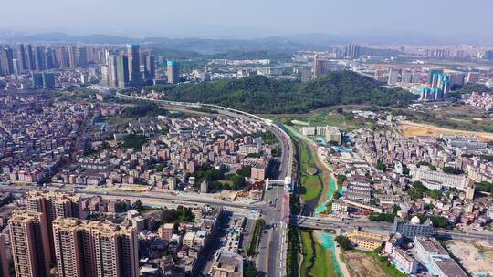 深圳坪山云巴航拍大景下降