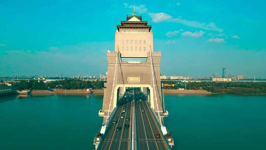 航拍4K交通繁忙的万福大桥