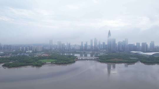 雨后云雾中的深圳南山后海航拍