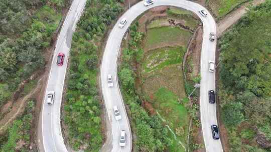 越野车队山公路十八弯曲蜿蜒山脉自驾游探险