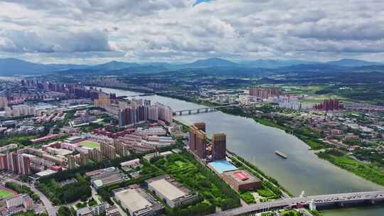 中国吉林省吉林市松花江与城市风景航拍