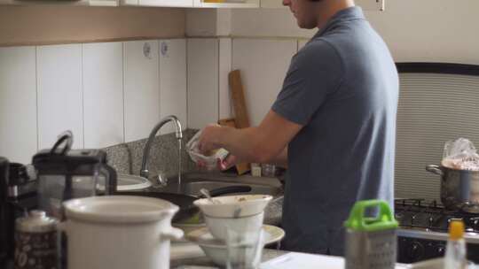 洗碗 做家务视频素材模板下载
