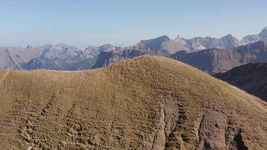 巨大山脉