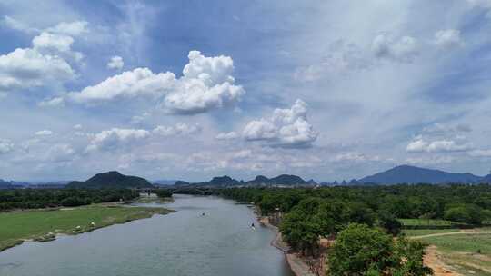 桂林夏季漓江风景区