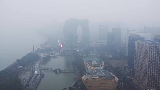 俯拍雪中杭州滨江现代抽象建筑