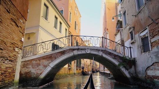 意大利威尼斯水城里的桥和古建筑空镜头合集