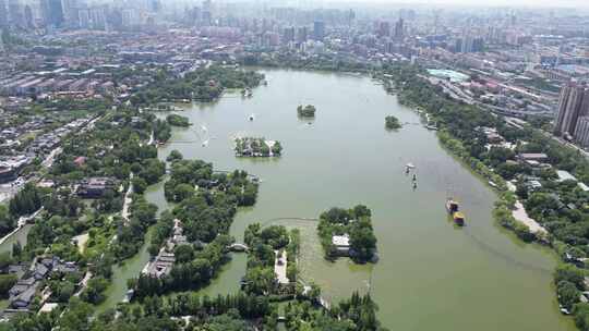 航拍济南大明湖5A景区