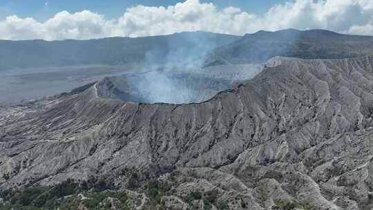 印尼爪哇岛布罗莫火山口航拍自然风光