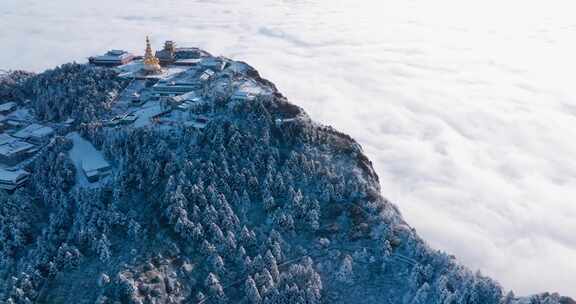 俯拍四川峨眉山金顶冬季雪景云海美丽景观