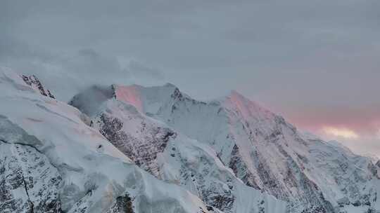 航拍川西横断山脉色曲隆巴雪山日照金山风光