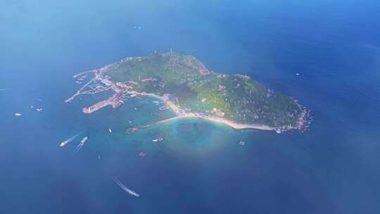 海南陵水分界洲岛高视角航拍佛光海岸线全景