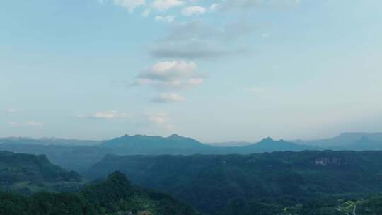 傍晚森林大山